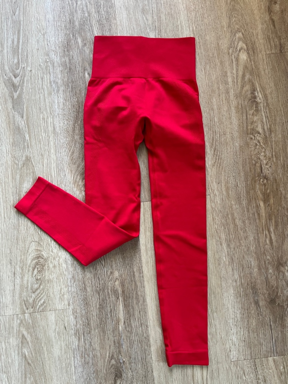 HALARA Bright Red High-Waist Leggings with butt Scrunch